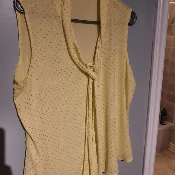 Yellow studded blouse - Picture 2 of 3